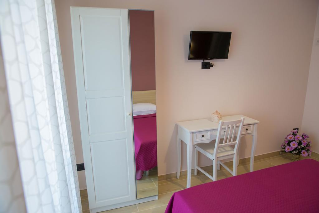 Gleda Rooms In The Square Pompeia Exterior foto